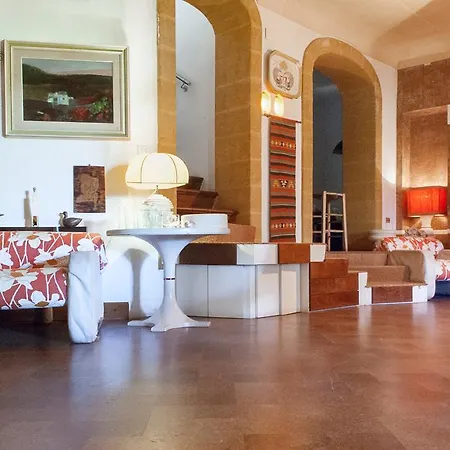 Villa La Vela Di Castro